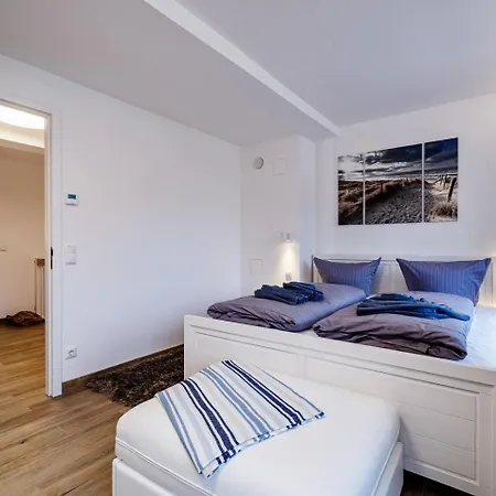 Prora - Mit Sauna Und Balkon - Sandburg * Binz